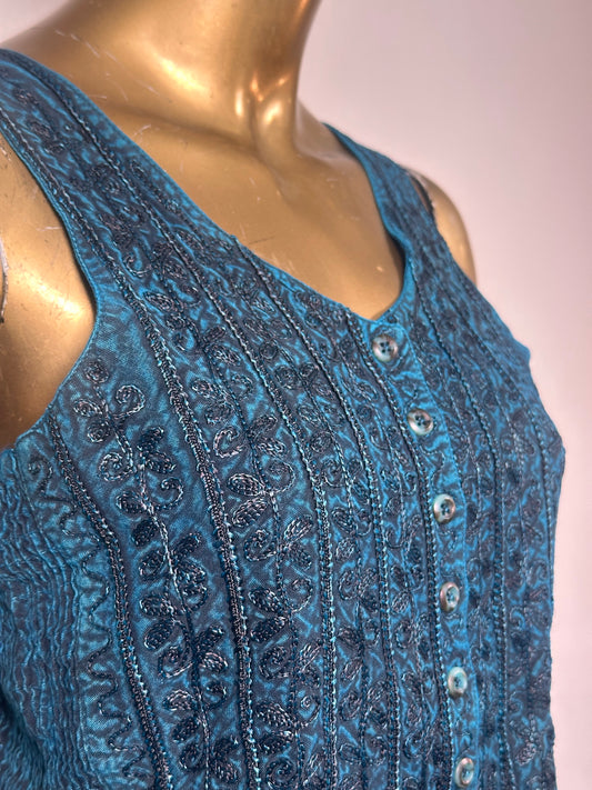 Top desert queen blue