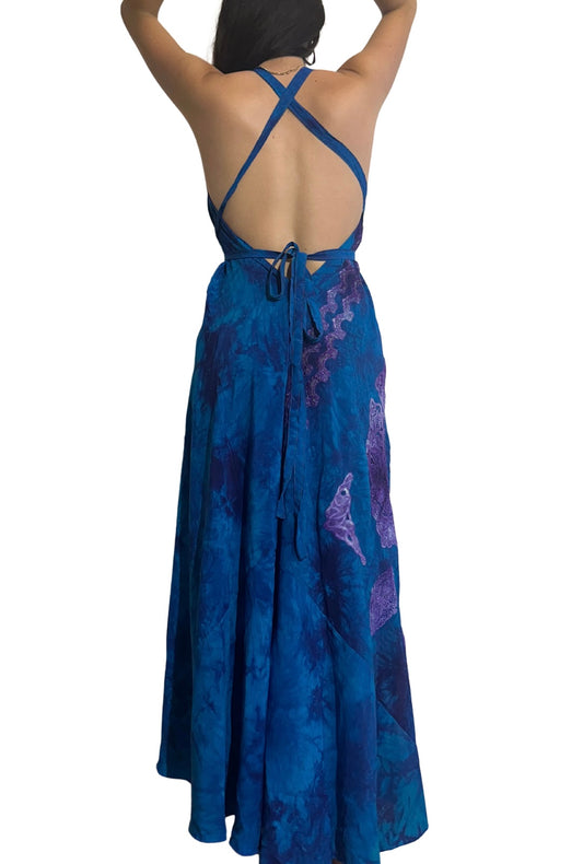 Abito lungo con scollatura in misto seta ricamato