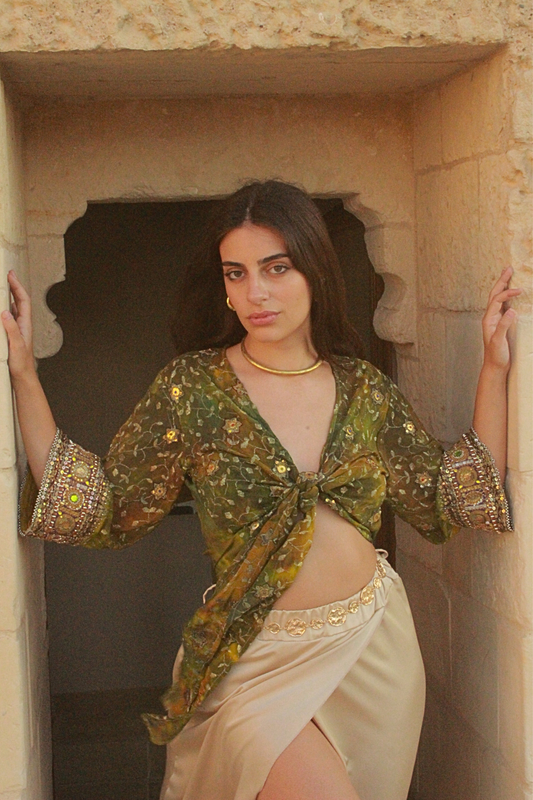 Top con ricami a mano in misto seta