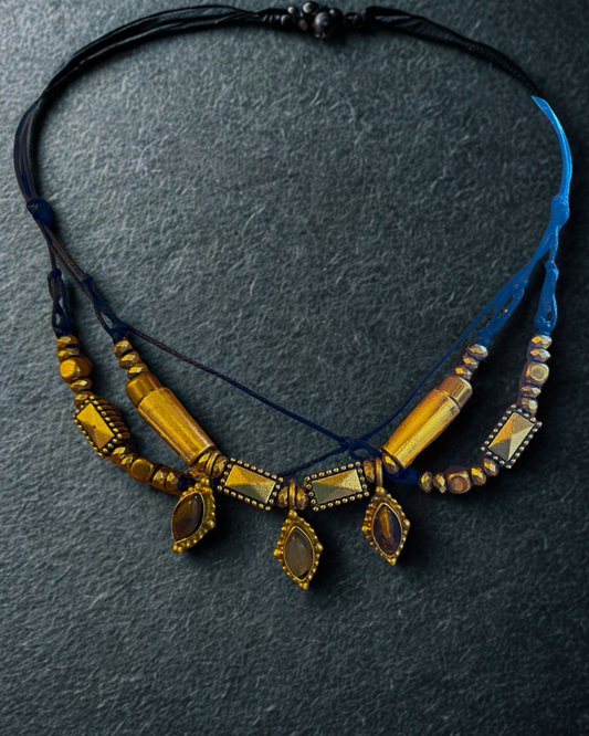 Collana Regolabile in Spago Cerato con Dettagli Romboidali