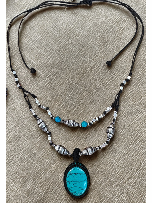 Collana Talismano in Turchese  su Doppio Filo regolabile