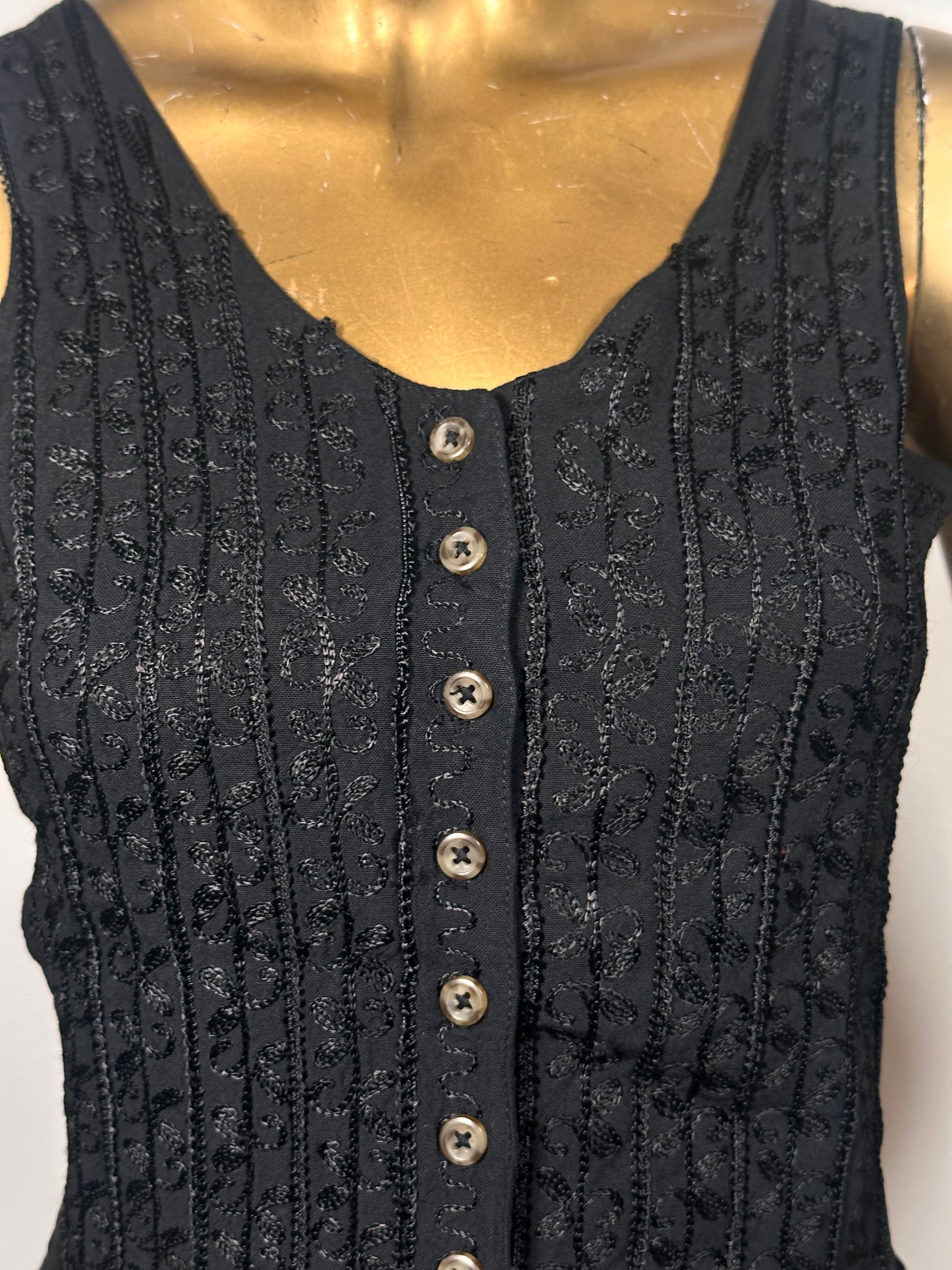 Top desert queen black